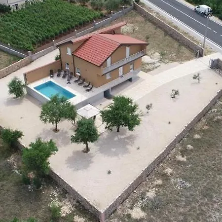 Stella Vila